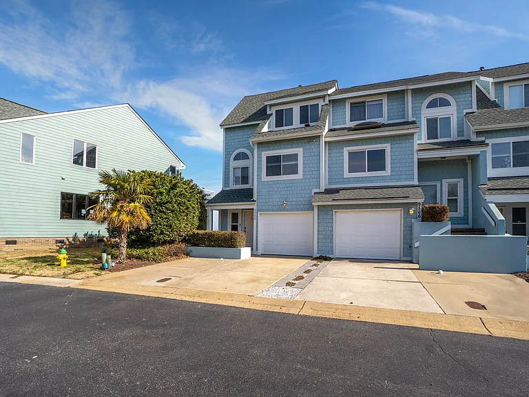 9568 Bay Front Dr — Photo 31