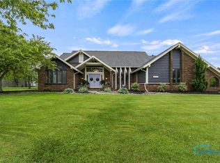 25709 Willowbend Rd, Perrysburg, OH 43551