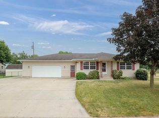 1128 Meadow Ln, Colona, IL 61241