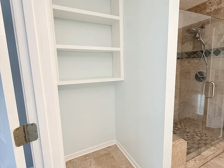 240 Regent Sq — Photo 49