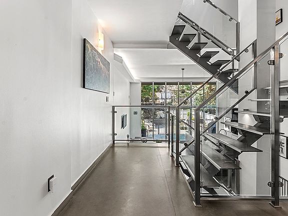 3rd image of 293 Clifton Pl
