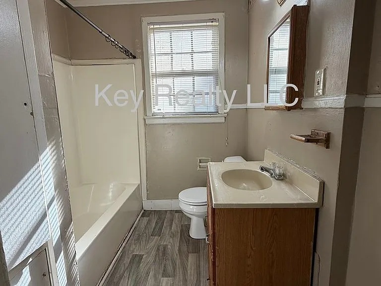 41 Westwood Blvd — Photo 9