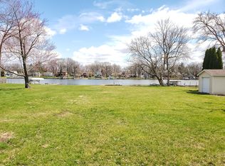 2006 Orchard Beach Rd, McHenry, IL 60050