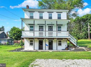 27 W Mark Ave, Windsor, PA 17366