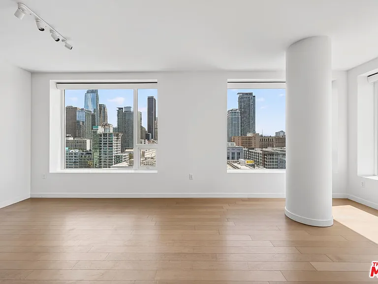 1050 S Grand Ave #1410 — Photo 5