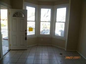5th image of 640 E Julian St