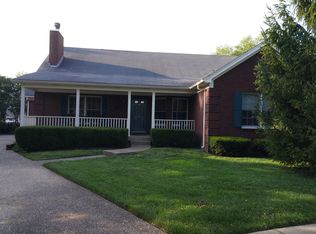 8424 Oxford Woods Ct, Lyndon, KY 40222