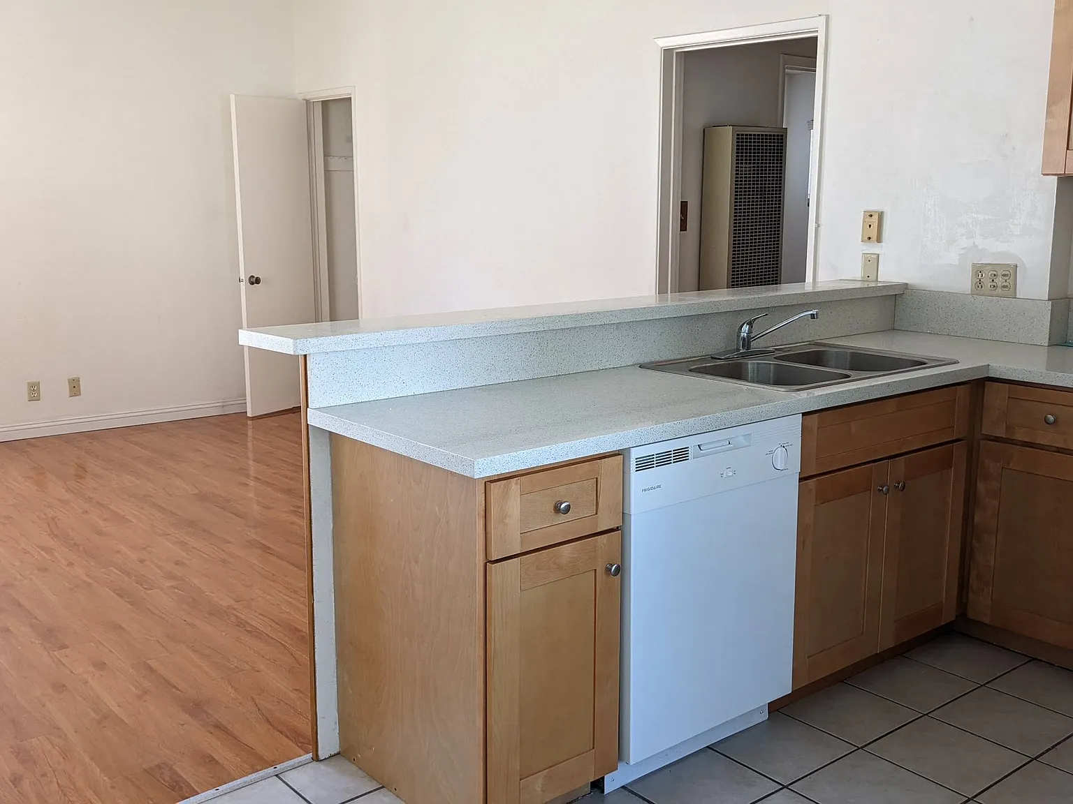 208 N Catalina Avenue — Photo 3