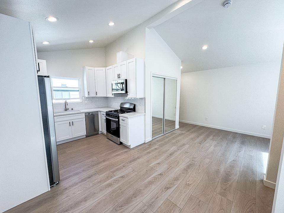 1st image of 1003 Seal Way #C