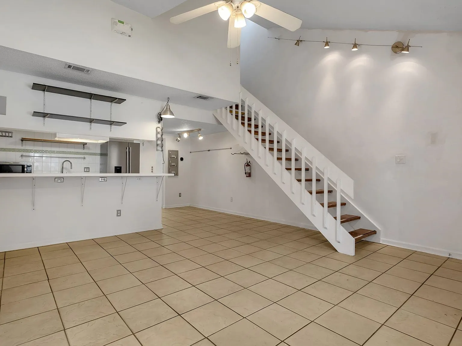3 bed, 1120 sqft, $1,500 — Photo 4