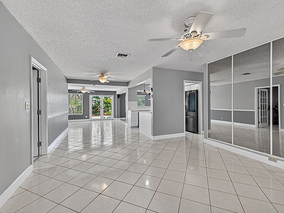 5th image of 431 NE 24th Court
