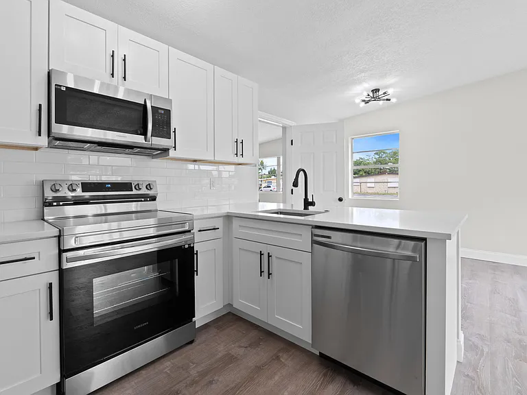 2415 Lewis Rd — Photo 8