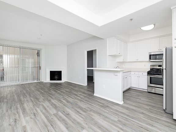 5th image of 7044 Lanewood Ave #250