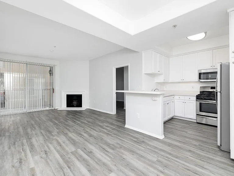 7044 Lanewood Ave — Photo 72