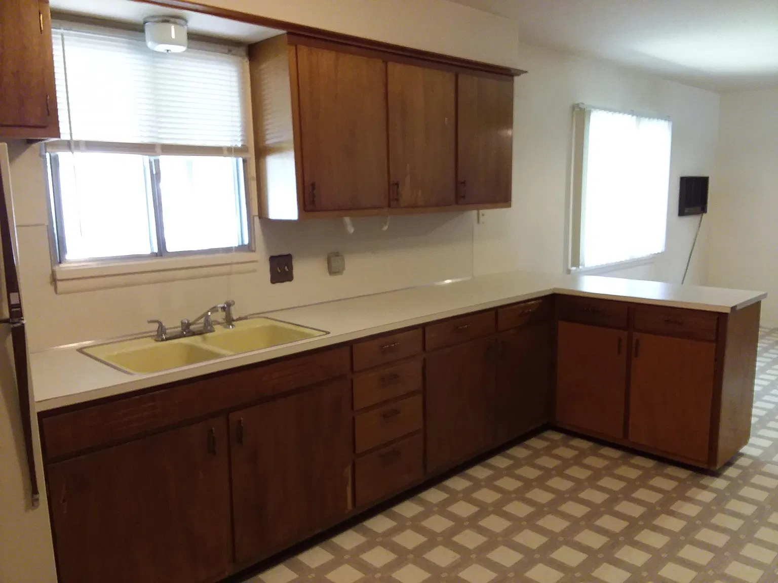 3 bed, 1152 sqft, $1,700 — Photo 4