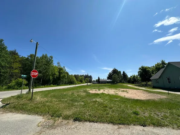 530 E Avenue A, Newberry, MI 49868