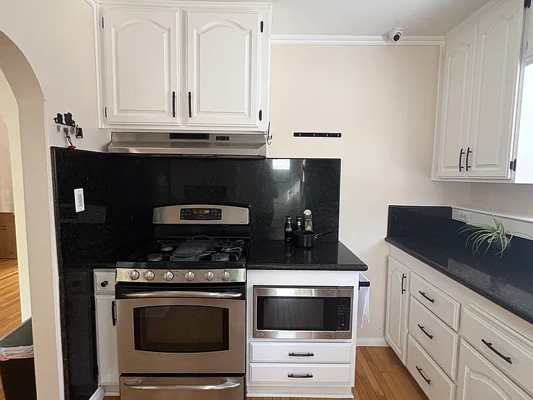 4124 Tivoli Ave — Photo 4
