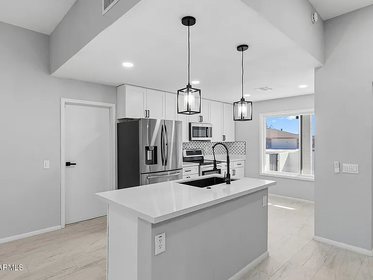 16817 N Meadow Park Dr — Photo 15