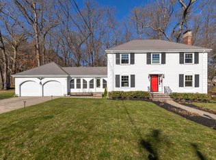 1 Candlewood Rd, Lynnfield, MA 01940