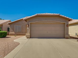 1402 E Cherry Hills Dr, Chandler, AZ 85249