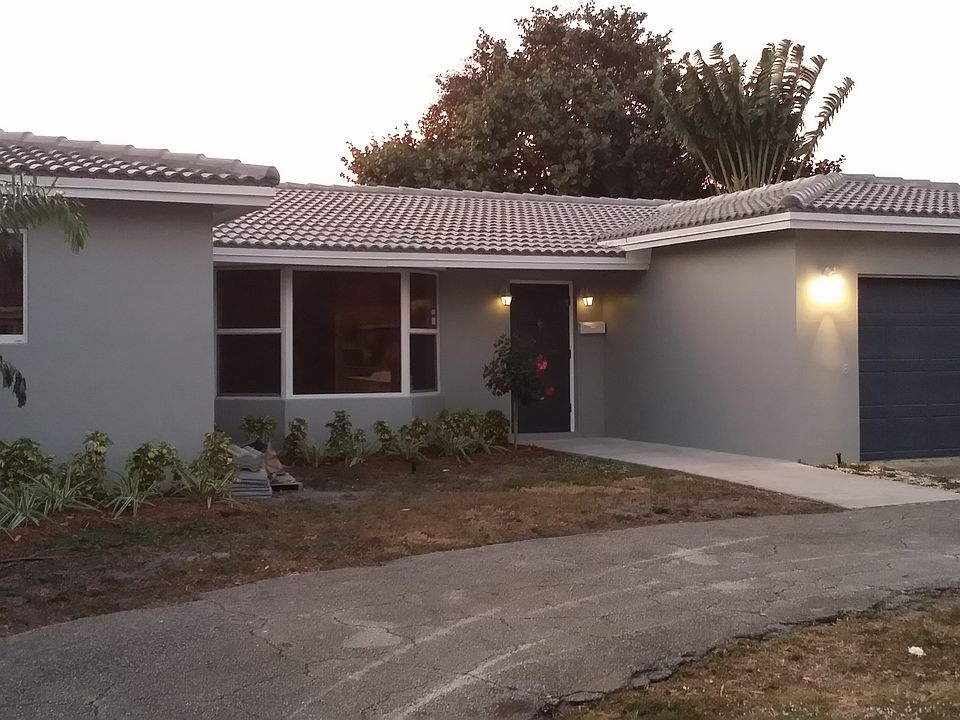 2nd image of 1295 SW 5th Ave