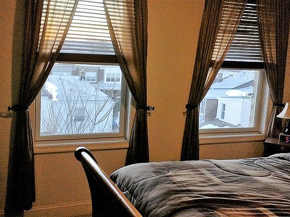 5th image of 406 Leverington Ave Unit E