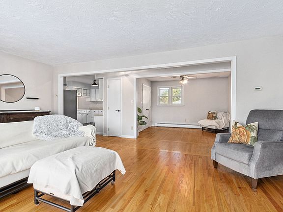 4th image of 903 Cassie Dr