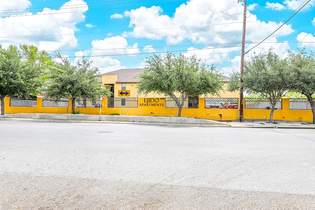 Building Photo - 2119 S Ejido Ave #22