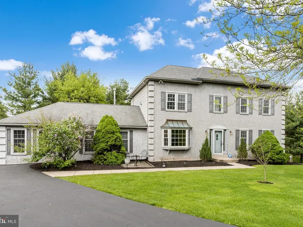 30 Hidden Valley Dr, Gilbertsville, PA 19525