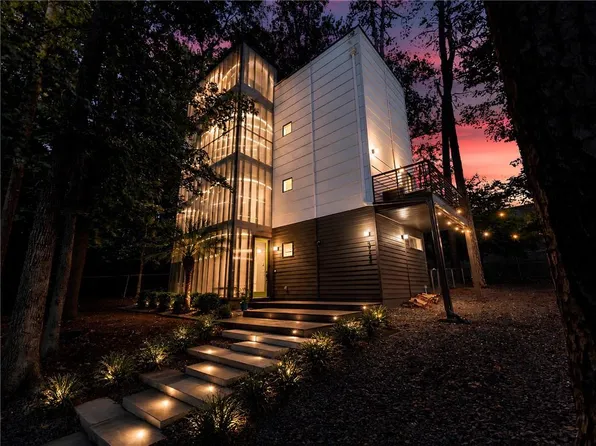 5724 Kayron Dr, Sandy Springs, GA 30328