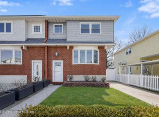 1926 N Railroad Ave, Staten Island, NY 10306