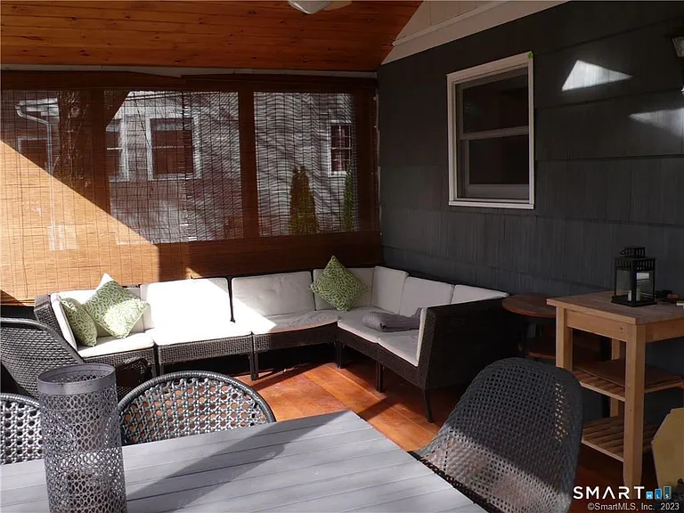 19 Hickory Dr — Photo 7
