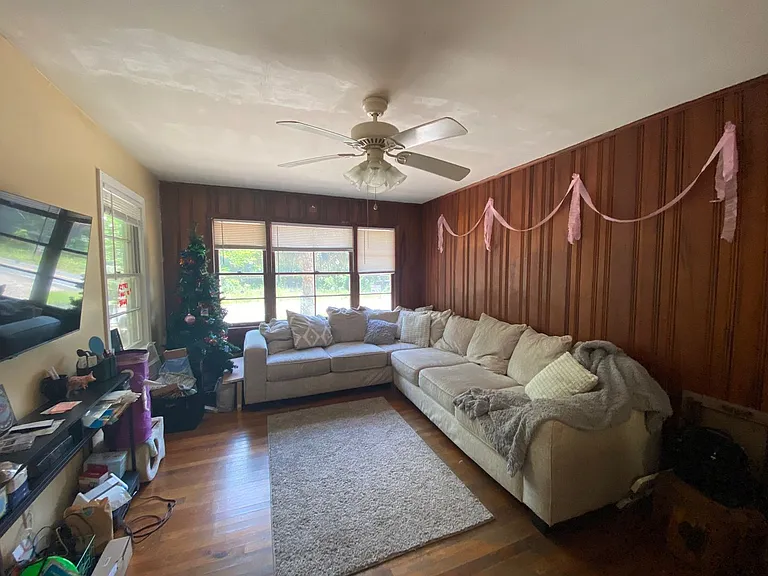 1725 Airport Dr — Photo 4