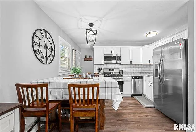 4 bed, 1475 sqft, $2,100 — Photo 4