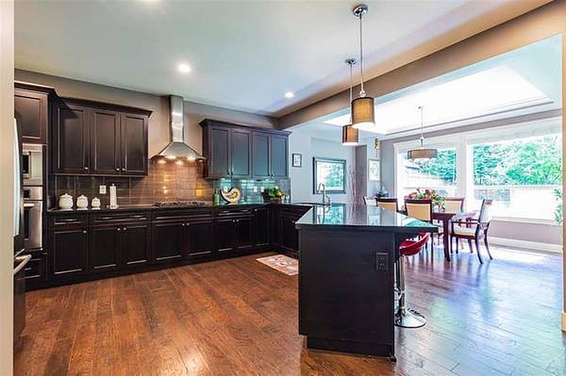 Coquitlam House for rent - 5 Bedrooms — photo 5