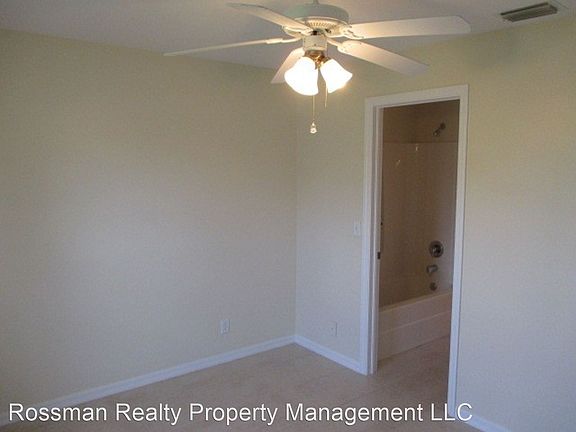 5th image of 4223 SW 21st Pl
