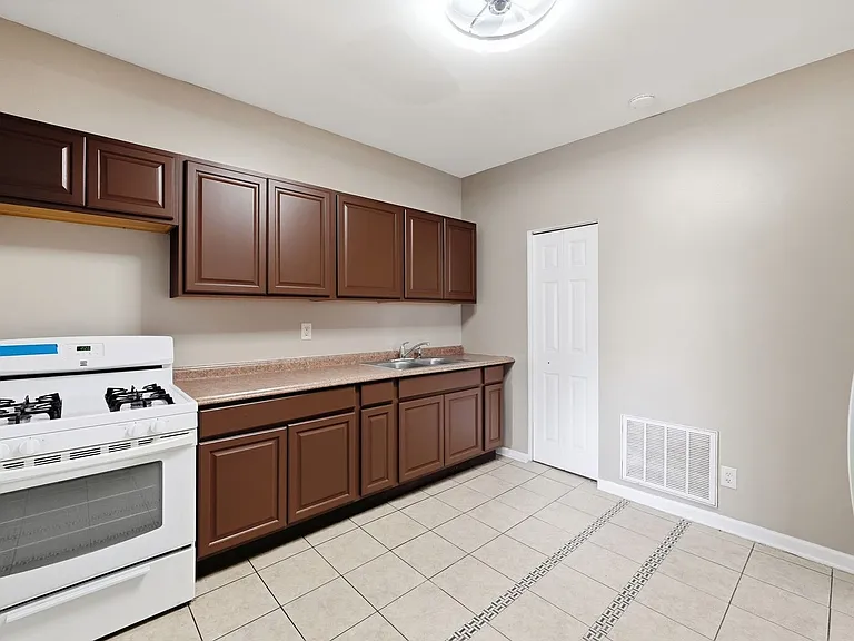 8041 S Laflin St #2 — Photo 11