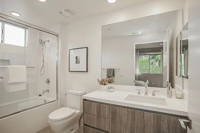 Vista Modern Apartments — Photo 8