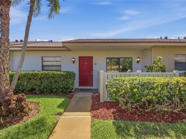 260 Michaels Cir, Oldsmar, FL 34677