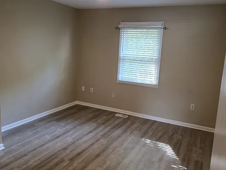 8579 Burlington Ct — Photo 12