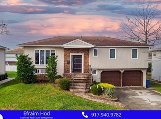 717 Eagle Dr, Valley Stream, NY 11581