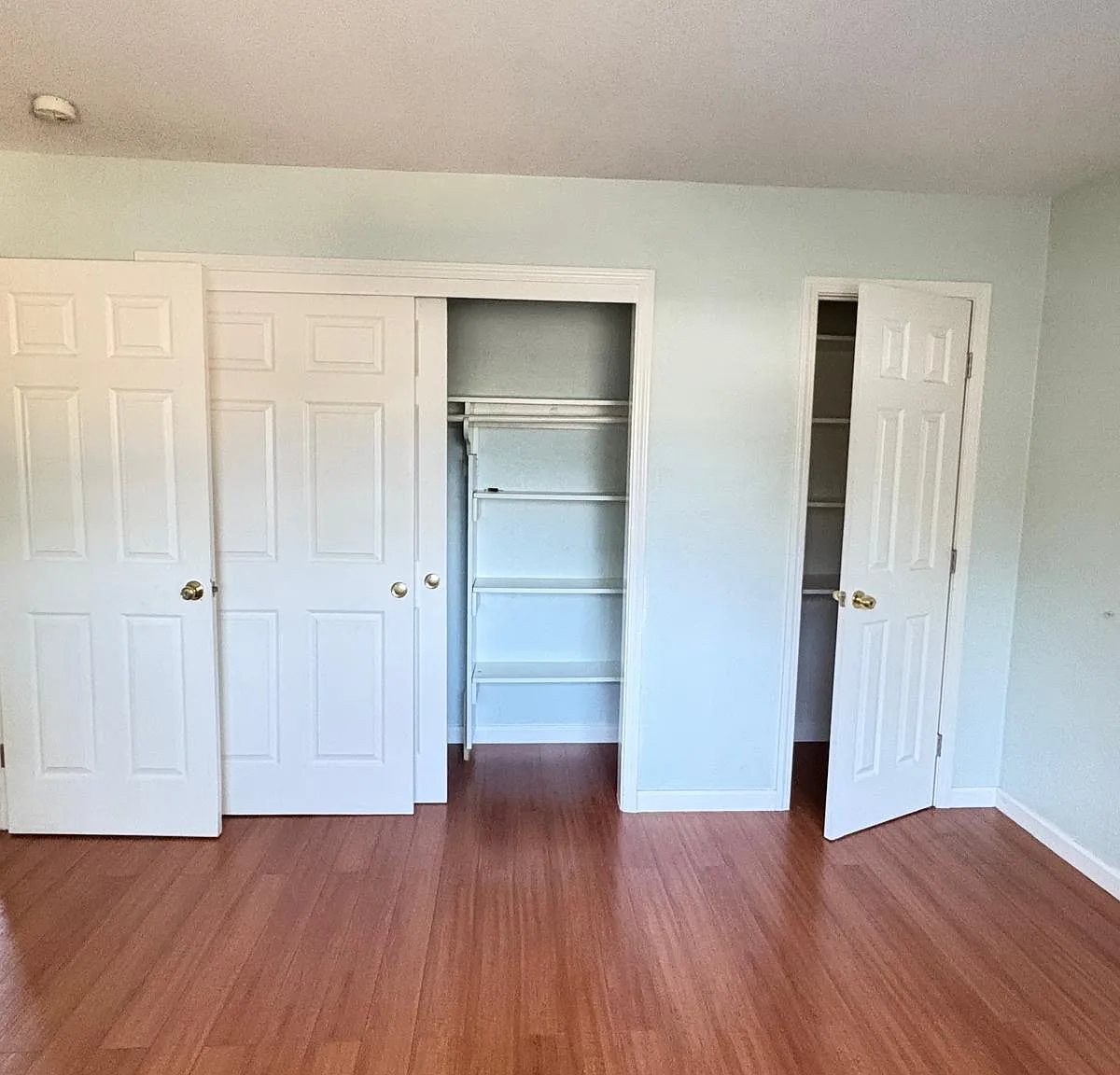 3 bed, 1300 sqft, $2,700 — Photo 3