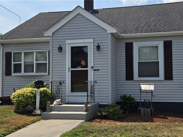 92 Silver Spring Ave E, Riverside, RI 02915