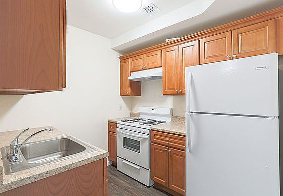 3rd image of 114-32 Rockaway Beach Blvd #3I