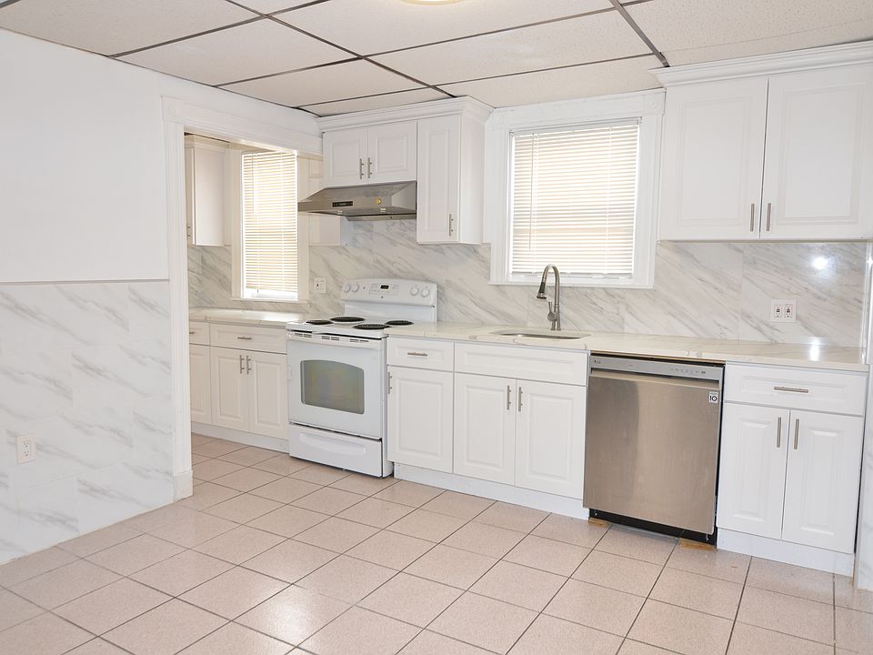 1st image of 114 Sagamore St #2