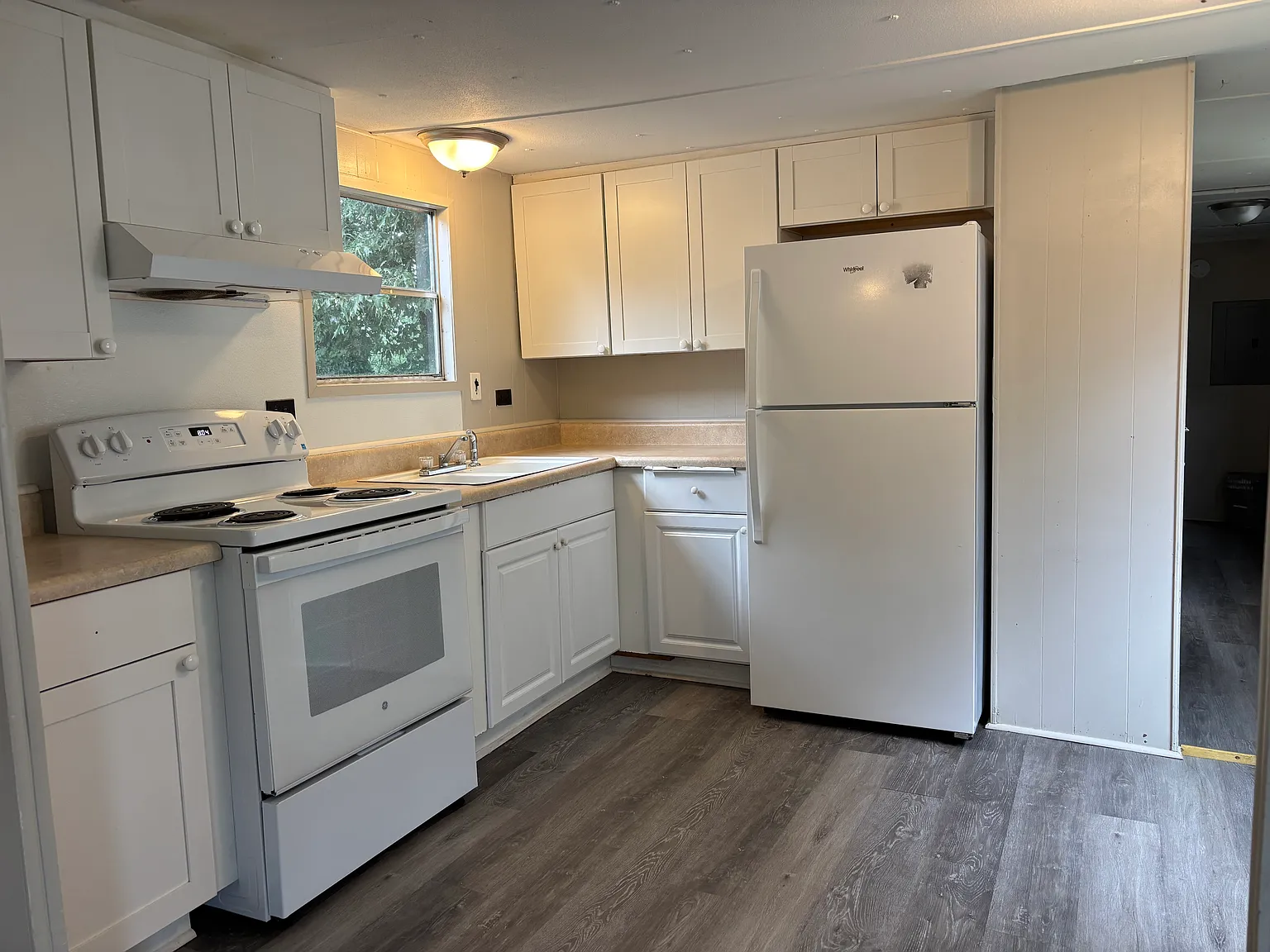 2 bed, $1,095 — Photo 4