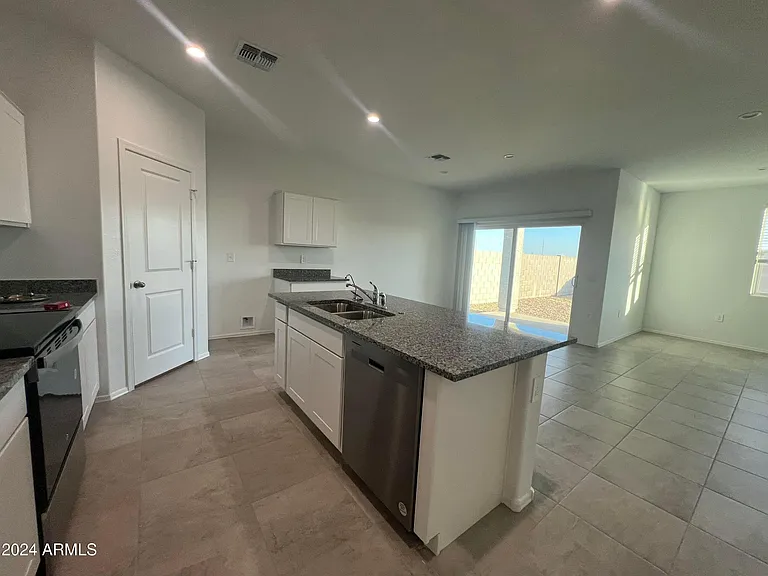 1575 E Lardner Dr — Photo 18