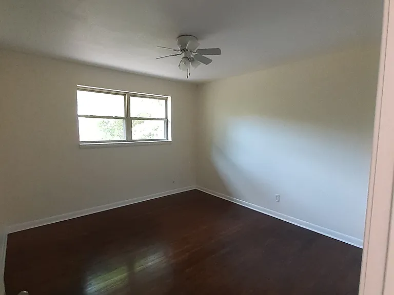 706 Valley Dr — Photo 13