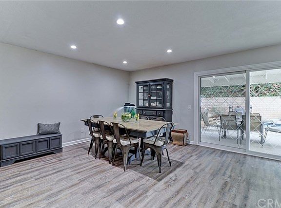 5th image of 2103 Redwood Ave