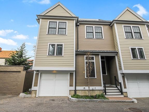 2nd image of 39 Elmwood St #3